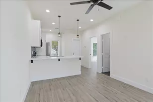 515 S 1st St, Sherman, TX 75090 - Photo 3