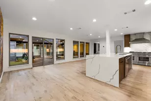 9415 Hill View Dr, Dallas, TX 75231 - Photo 15