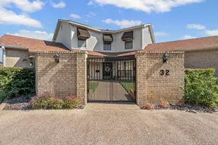 32 1 Main Pl, Benbrook, TX 76126 - Photo 3