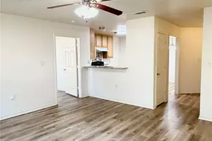 3201 Royal Crest Dr, Fort Worth, TX 76140 - Photo 3