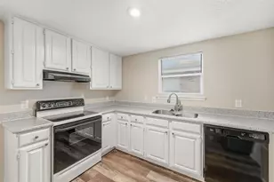 918 Blue Jay Dr, Mansfield, TX 76063 - Photo 5