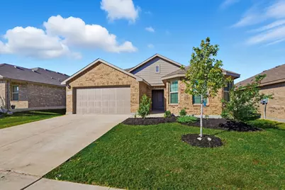 9521 Golden Summit Drive, Fort Worth, TX 76131 - Photo 5