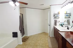 8452 Hawkview Dr, Fort Worth, TX 76179 - Photo 27