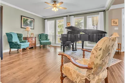 2101 W Emerald Bend Court, Granbury, TX 76049 - Photo 11