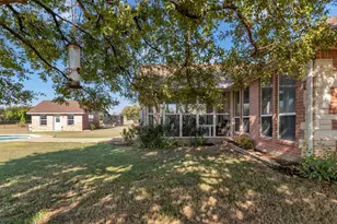 2101 W Emerald Bend Ct, Granbury, TX 76049 - Photo 33