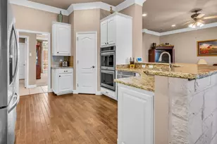 2101 W Emerald Bend Ct, Granbury, TX 76049 - Photo 15