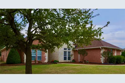 2101 W Emerald Bend Court, Granbury, TX 76049 - Photo 3