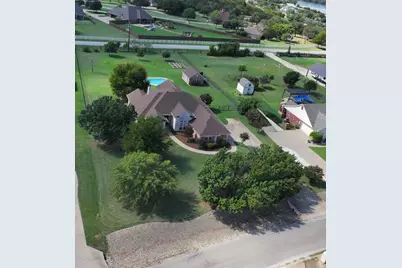 2101 W Emerald Bend Court, Granbury, TX 76049 - Photo 5