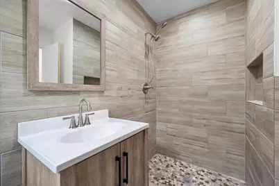 1167 Greenbrier Drive, River Oaks, TX 76114 - Photo 9