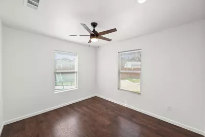 1167 Greenbrier Drive, River Oaks, TX 76114 - Photo 5