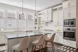 2815 Lynlock Ct, Dallas, TX 75219 - Photo 9