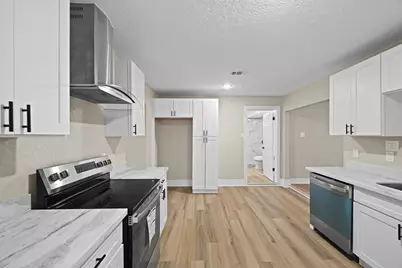 10211 Glenmawr Drive, Houston, TX 77075 - Photo 5