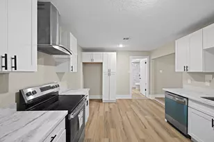 10211 Glenmawr Dr, Houston, TX 77075 - Photo 5