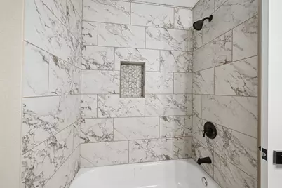 10211 Glenmawr Drive, Houston, TX 77075 - Photo 13