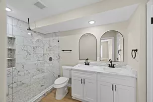 10211 Glenmawr Dr, Houston, TX 77075 - Photo 9