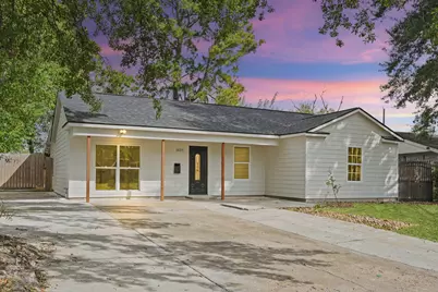 10211 Glenmawr Drive, Houston, TX 77075 - Photo 1