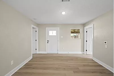 10211 Glenmawr Drive, Houston, TX 77075 - Photo 17