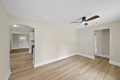 10211 Glenmawr Drive, Houston, TX 77075 - Photo 15