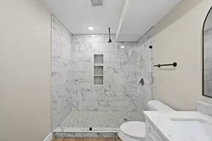 10211 Glenmawr Dr, Houston, TX 77075 - Photo 11