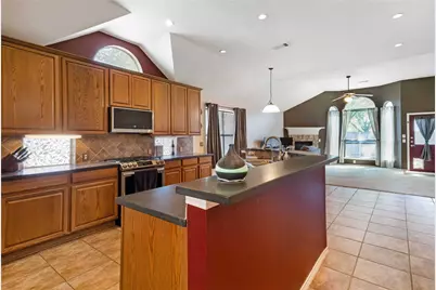 8201 Rayburn Lane, McKinney, TX 75072 - Photo 7