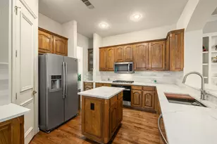 3321 Kendall Ln, Irving, TX 75062 - Photo 5