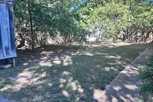 112 N Grand Ave, Sherman, TX 75090 - Photo 5