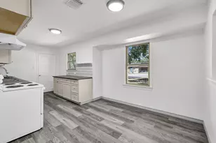 1404 SE 12th St, Mineral Wells, TX 76067 - Photo 9