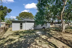 1404 SE 12th St, Mineral Wells, TX 76067 - Photo 25