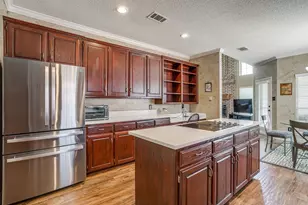 2801 Pomponessett Dr, Arlington, TX 76001 - Photo 15