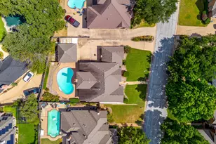 2801 Pomponessett Dr, Arlington, TX 76001 - Photo 37