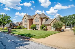 2801 Pomponessett Dr, Arlington, TX 76001 - Photo 3