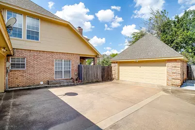2801 Pomponessett Drive, Arlington, TX 76001 - Photo 35