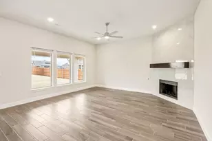 651 Sirius Dr, Waxahachie, TX 75165 - Photo 9