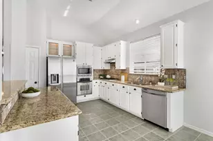 2401 Manchester Dr, Carrollton, TX 75006 - Photo 3