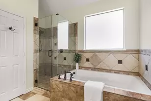 2401 Manchester Dr, Carrollton, TX 75006 - Photo 19