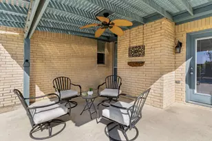 2401 Manchester Dr, Carrollton, TX 75006 - Photo 25