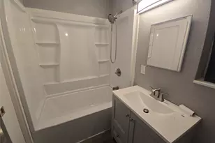 1818 E Lovers Ln, Arlington, TX 76010 - Photo 9