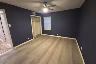 1818 E Lovers Ln, Arlington, TX 76010 - Photo 3