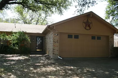 2205 Towne North Drive, Cleburne, TX 76033 - Photo 3
