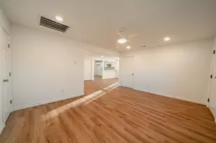 3412 E Illinois Ave, Dallas, TX 75216 - Photo 13