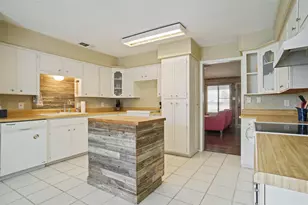 1312 Robyn Rd, Azle, TX 76020 - Photo 9