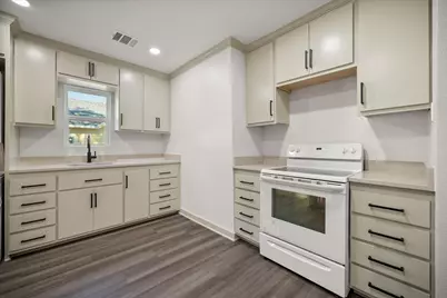 3824 Stuart Drive, Fort Worth, TX 76110 - Photo 11