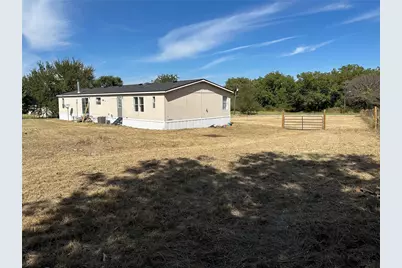 912 Partridge Court, Granbury, TX 76049 - Photo 5