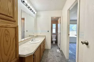 912 Partridge Ct, Granbury, TX 76049 - Photo 15