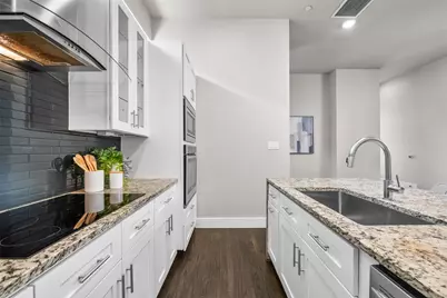 5810 Bryan Parkway #100, Dallas, TX 75206 - Photo 13