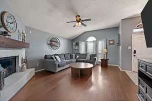 5603 Alicante Dr, Arlington, TX 76017 - Photo 3