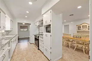 2302 11th St, Brownwood, TX 76801 - Photo 9