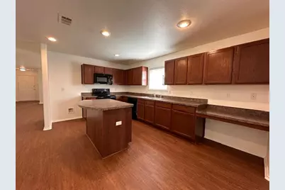 433 Emerald Creek Drive, Fort Worth, TX 76131 - Photo 7