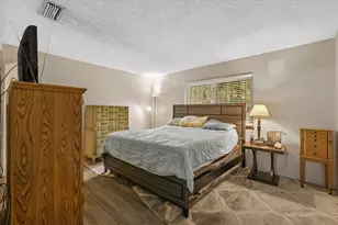 2612 Fallcreek St, Arlington, TX 76014 - Photo 9