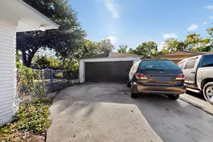 10018 Olmos Dr, Dallas, TX 75218 - Photo 37